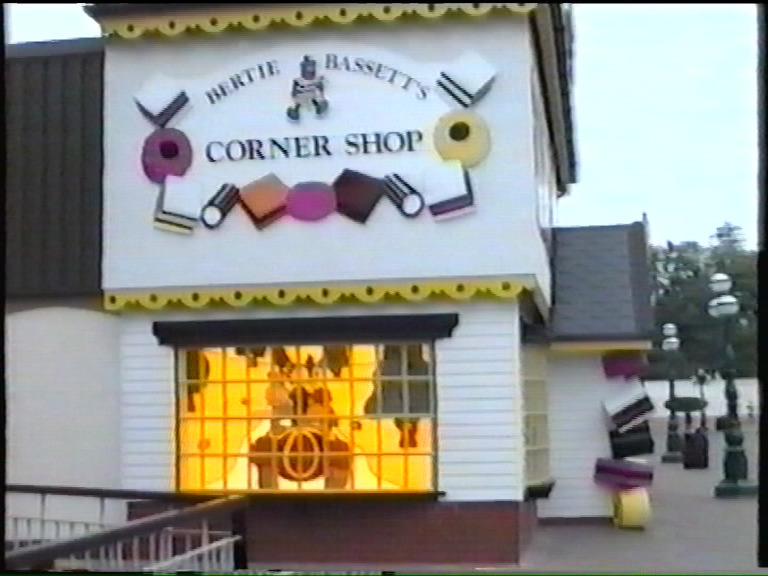 1991 Alton Towers corner shop