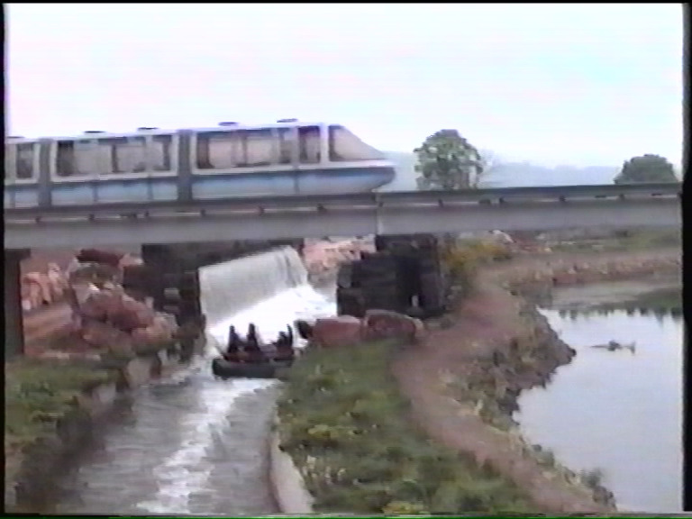 1991 Alton Towers monorail and rapids